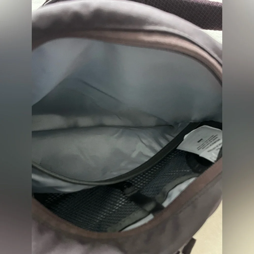 Patagonia 8L Atom Sling Bag